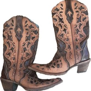Corral cowgirl boots.  Size 9 medium